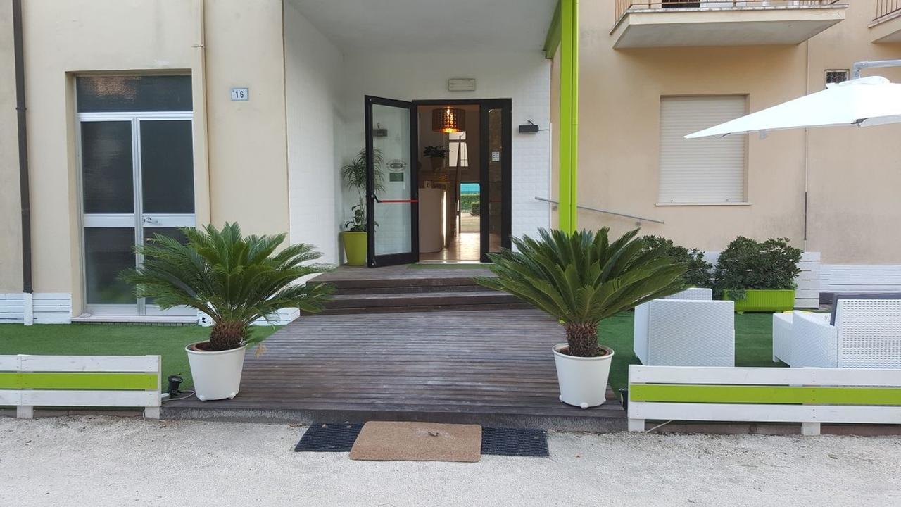 Hotel Villa Cesira Bellaria-Igea Marina Bagian luar foto