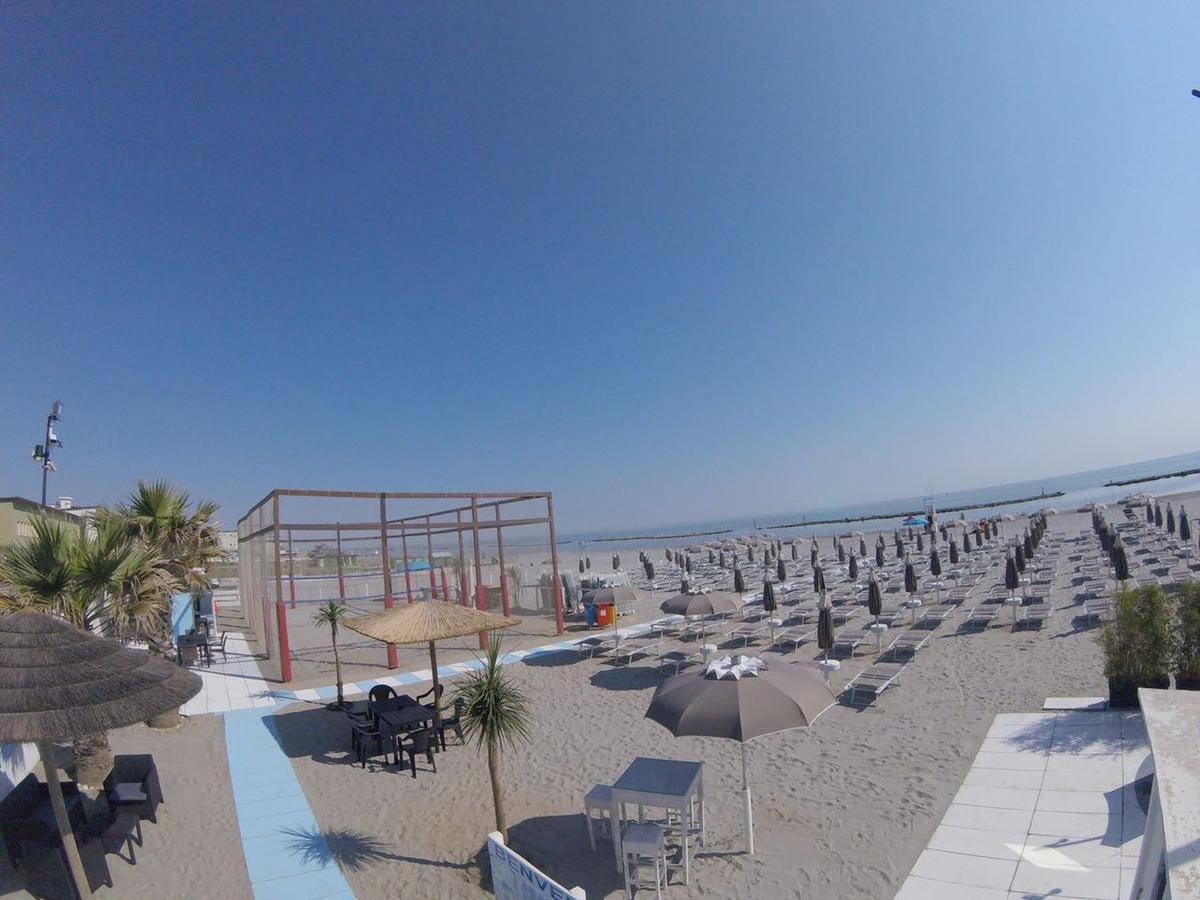 Hotel Villa Cesira Bellaria-Igea Marina Bagian luar foto