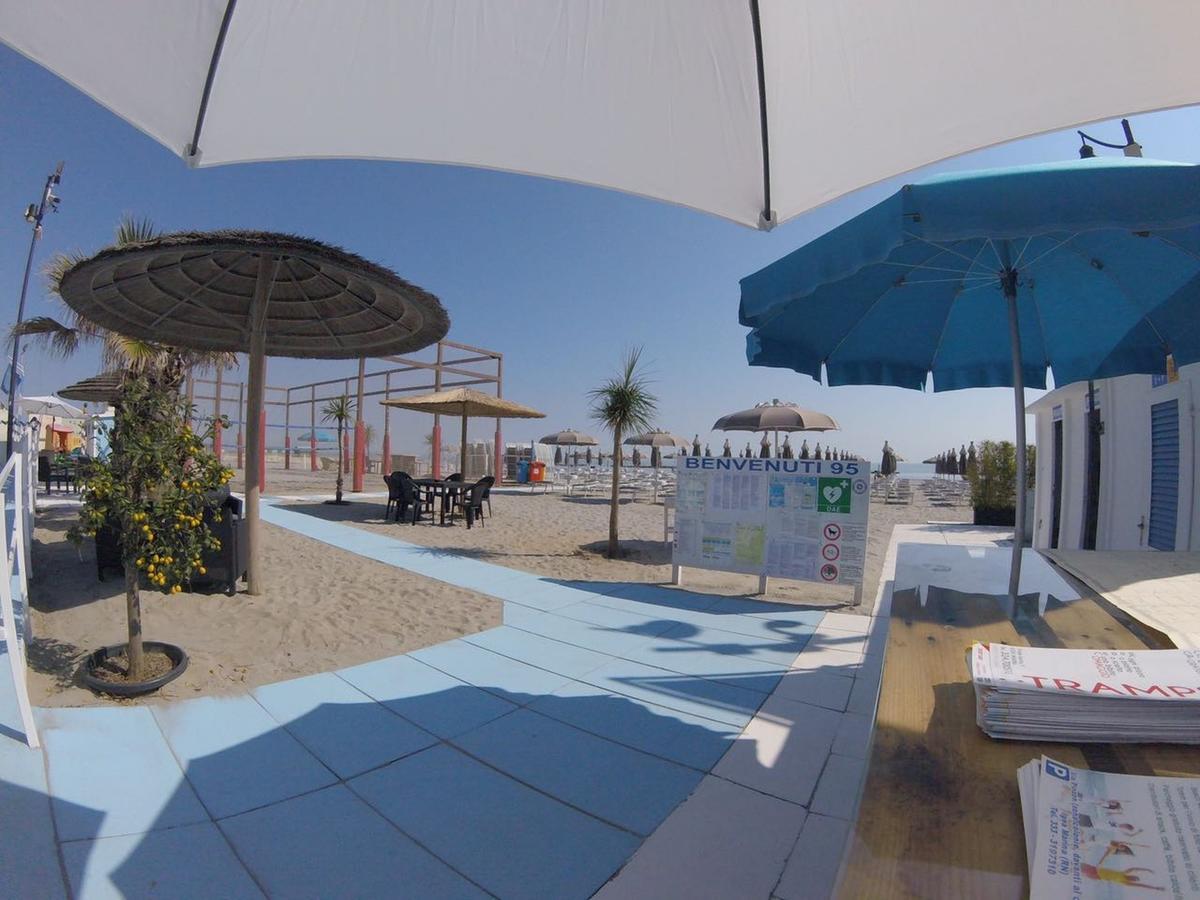 Hotel Villa Cesira Bellaria-Igea Marina Bagian luar foto
