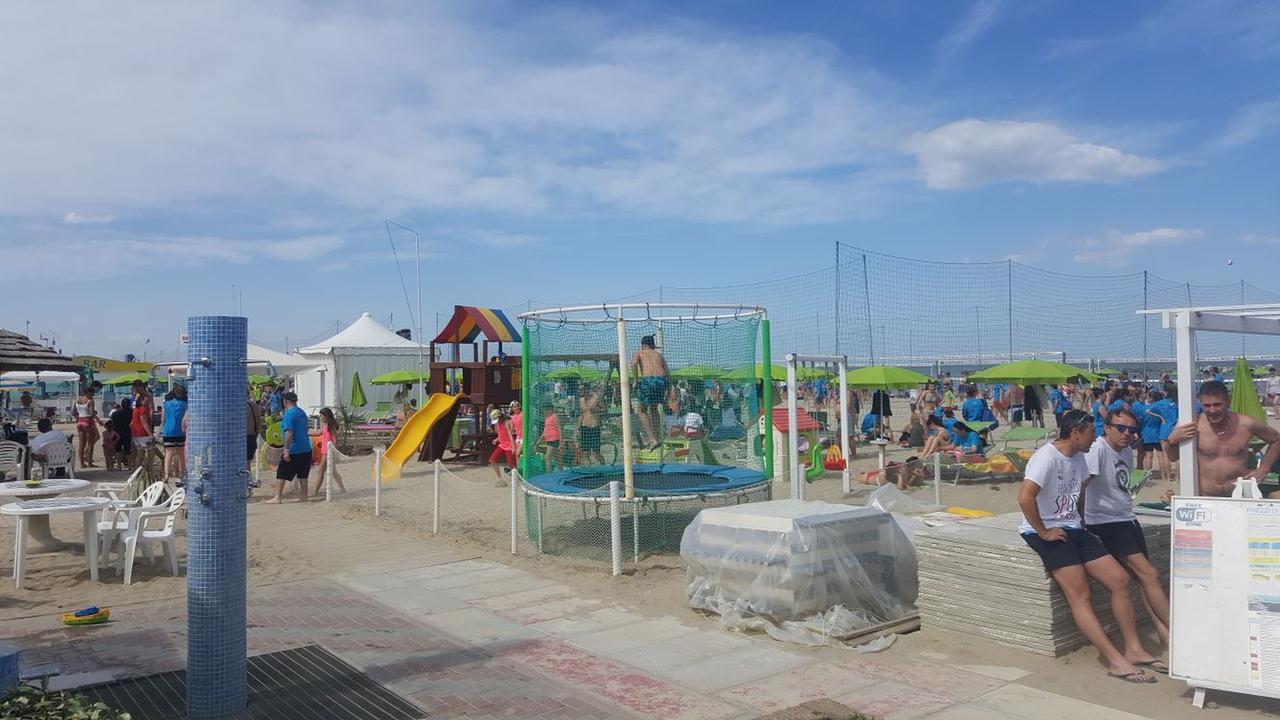 Hotel Villa Cesira Bellaria-Igea Marina Bagian luar foto