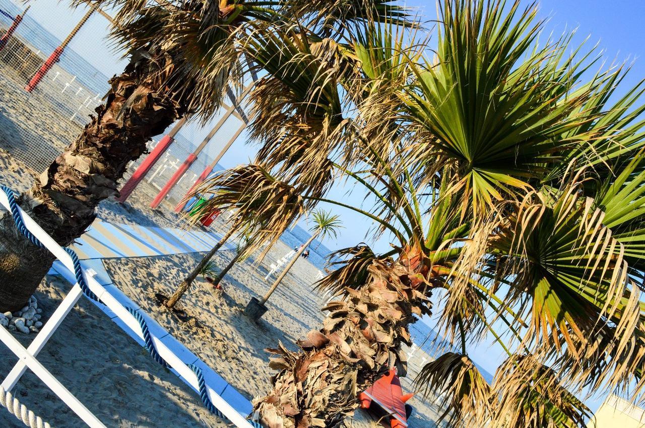 Hotel Villa Cesira Bellaria-Igea Marina Bagian luar foto