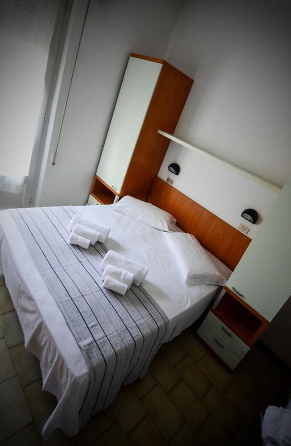 Hotel Villa Cesira Bellaria-Igea Marina Bagian luar foto